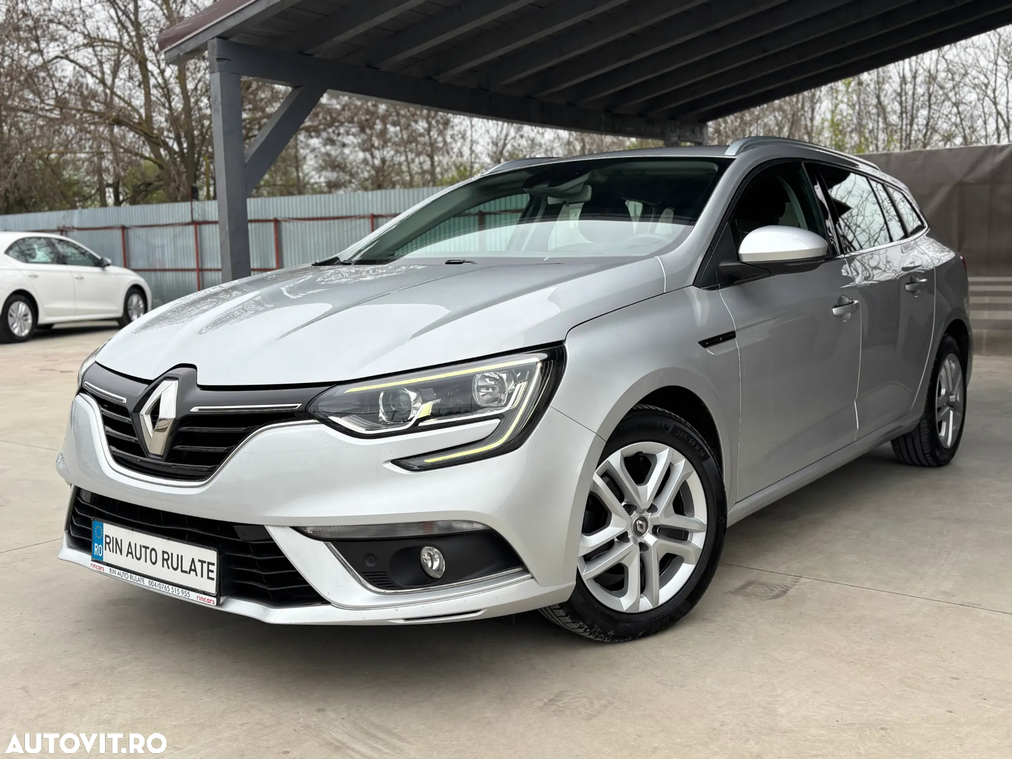 Renault Megane BLUE dCi 115 EDC BUSINESS EDITION - 4