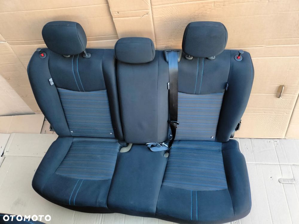 NISSAN LEAF II ZE1 2019 FOTELE KANAPA TYŁ - 4