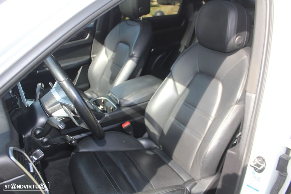 Porsche Cayenne Coupé Tiptronic S Platinum Edition - 25