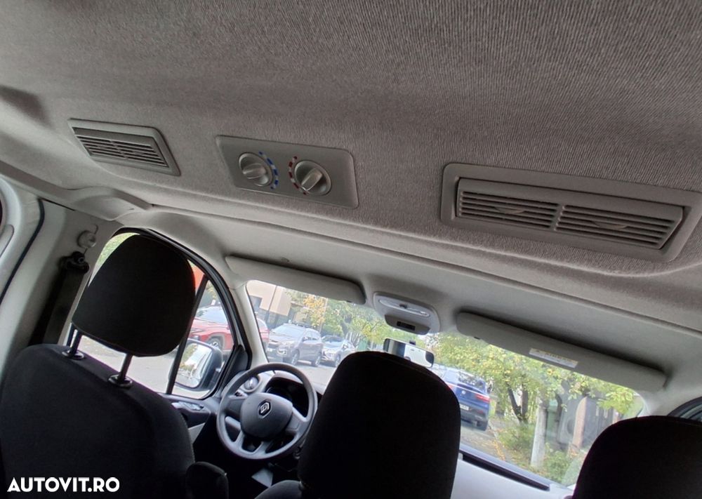 Renault Trafic - 12