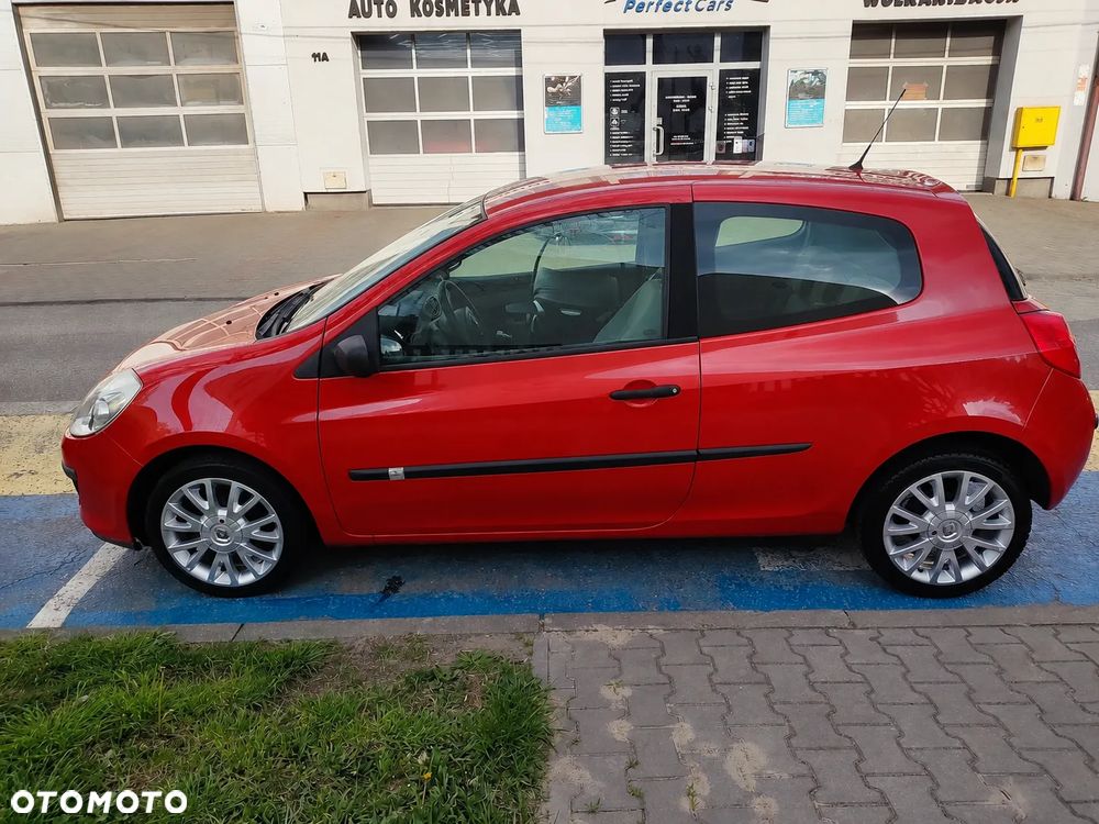 Renault Clio 1.2 16V 75 Expression - 5