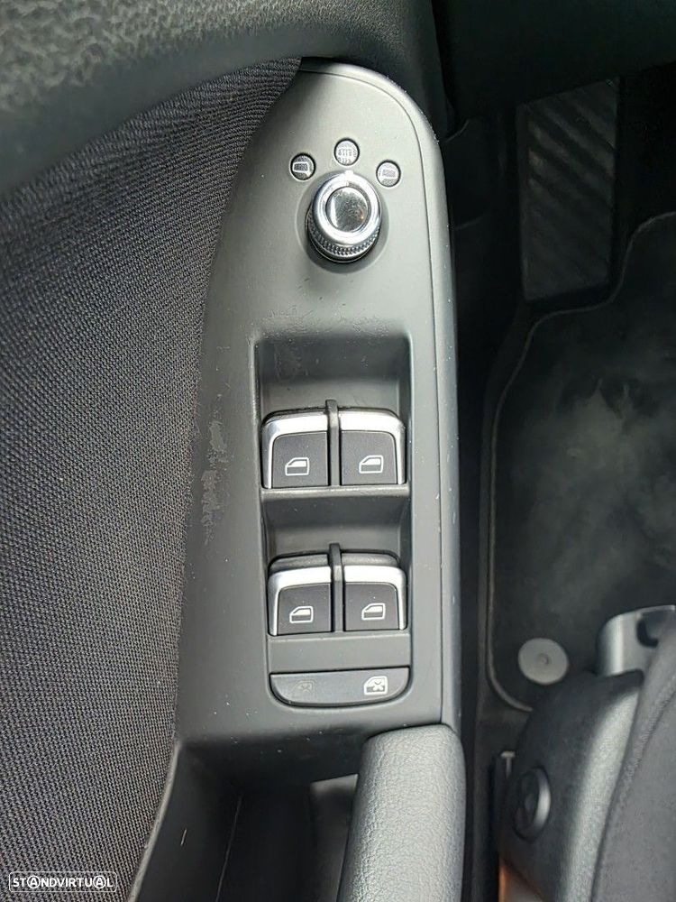 Audi A4 Avant 2.0 TDI Advance - 25
