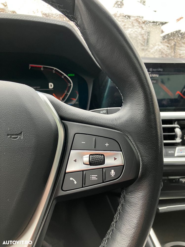 BMW Seria 3 320i AT - 10