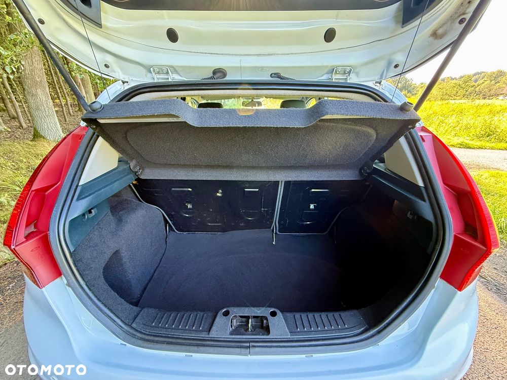 Ford Fiesta 1.25 Ambiente - 30