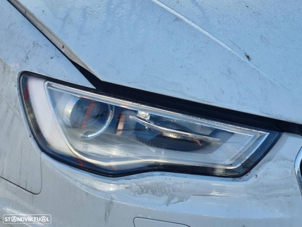 FAROL DIREITO AUDI A3 8V1 - 1