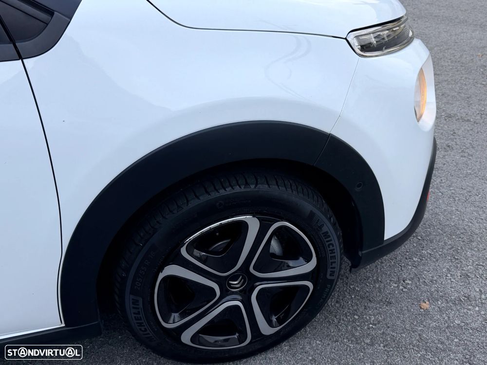 Citroën C3 1.2 PureTech Shine - 24