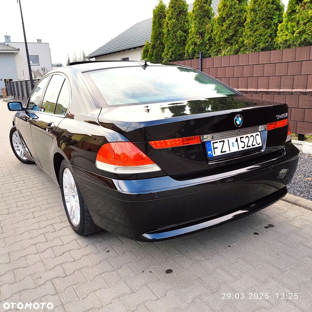 BMW Seria 7 745i - 3