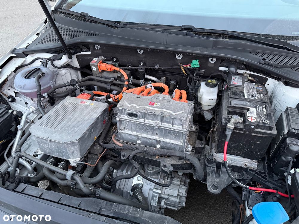 Volkswagen Golf e-Golf - 31