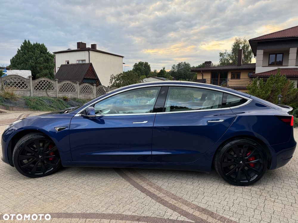 Tesla Model 3 Langstreckenbatterie Allradantrieb Dual Motor Performance - 5