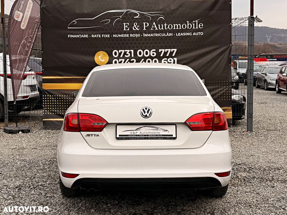 Volkswagen Jetta 1.6 TDI Comfortline - 12