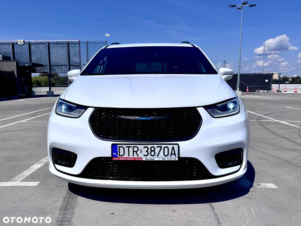 Chrysler Pacifica - 2