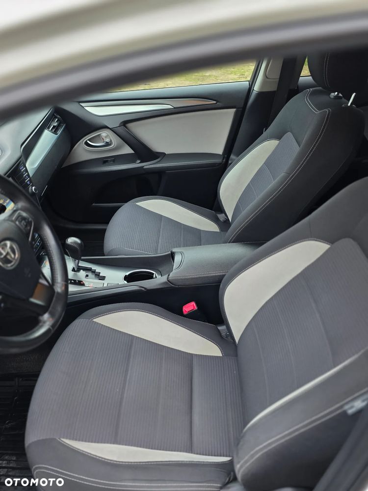 Toyota Avensis Touring Sports 1.8 Multidrive S Business Edition - 11