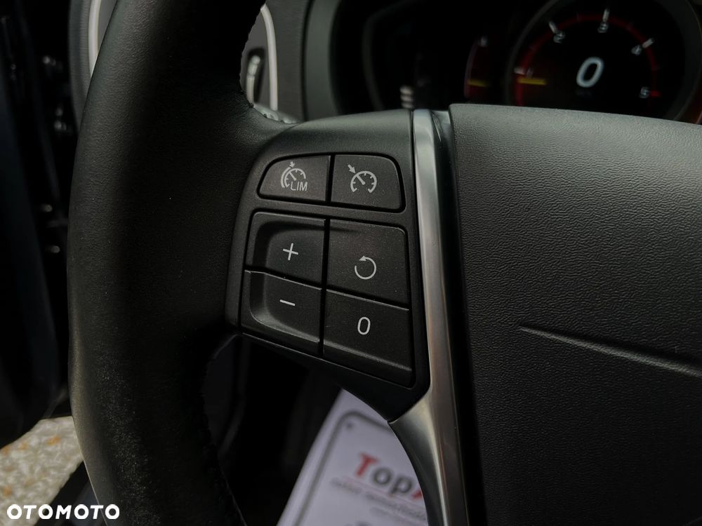 Volvo V40 Cross Country D3 Momentum - 22