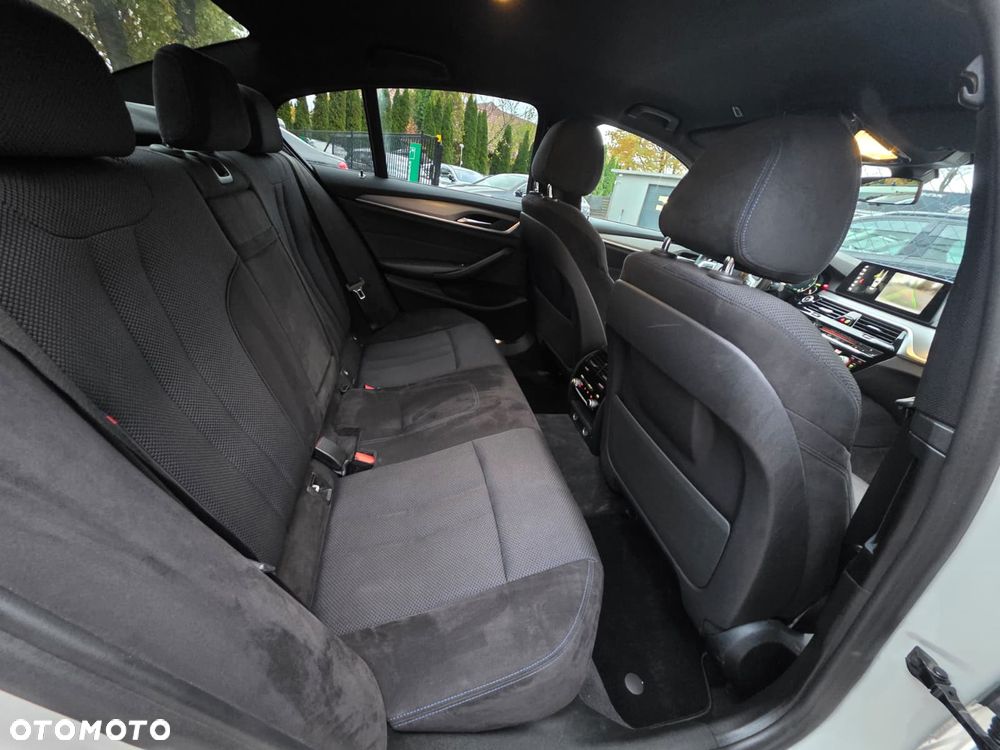 BMW Seria 5 520d xDrive M Sport sport - 23
