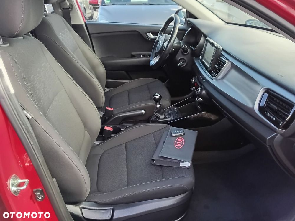 Kia Rio - 12