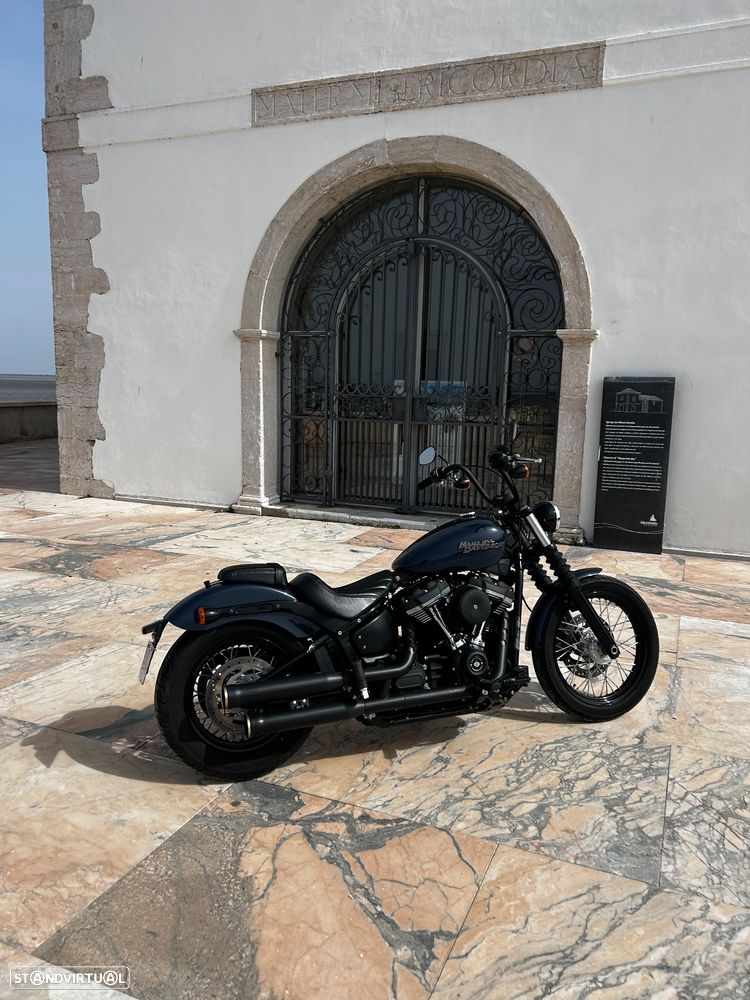Harley-Davidson Softail Street Bob - 3