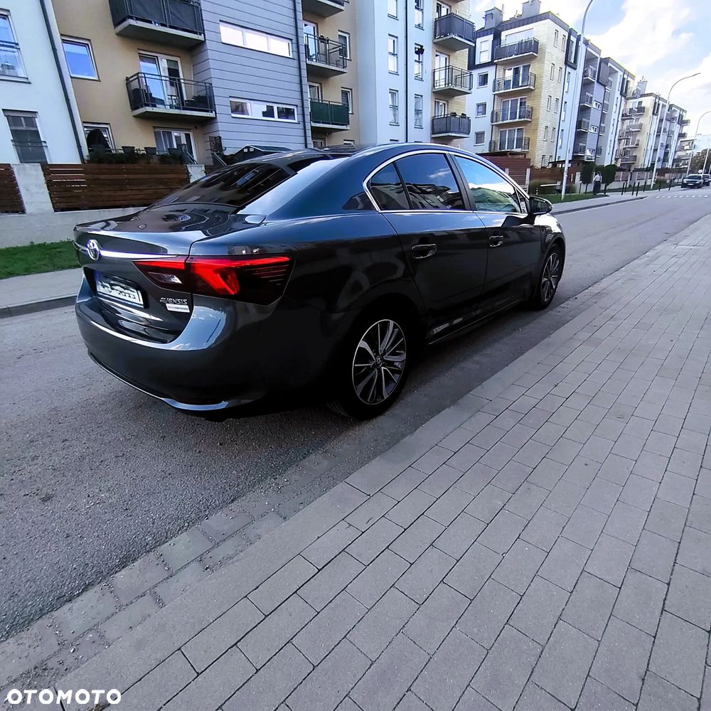 Toyota Avensis 2015 photo 5