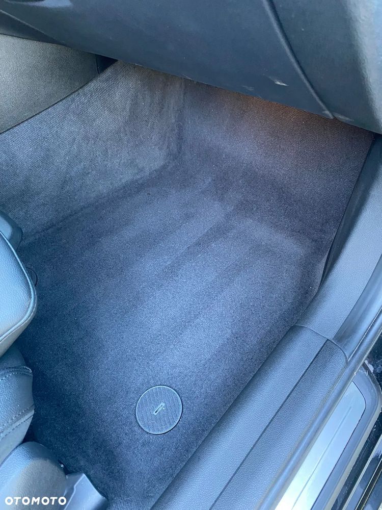 BMW Seria 3 330i M Sport - 25