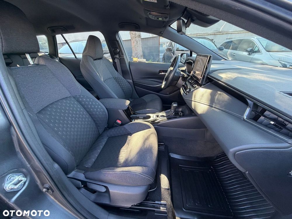 Toyota Corolla 1.8 Hybrid Comfort - 28
