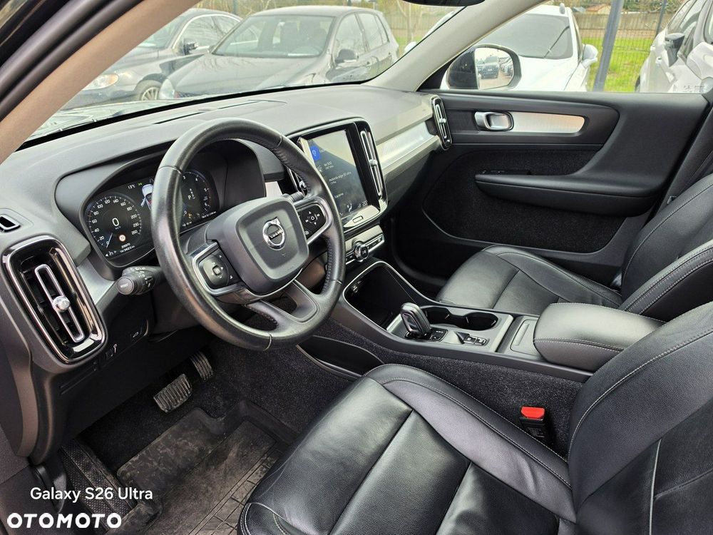 Volvo XC 40 - 25
