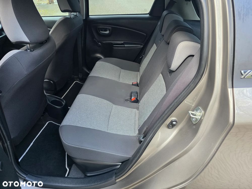 Toyota Yaris Hybrid 100 Premium - 15