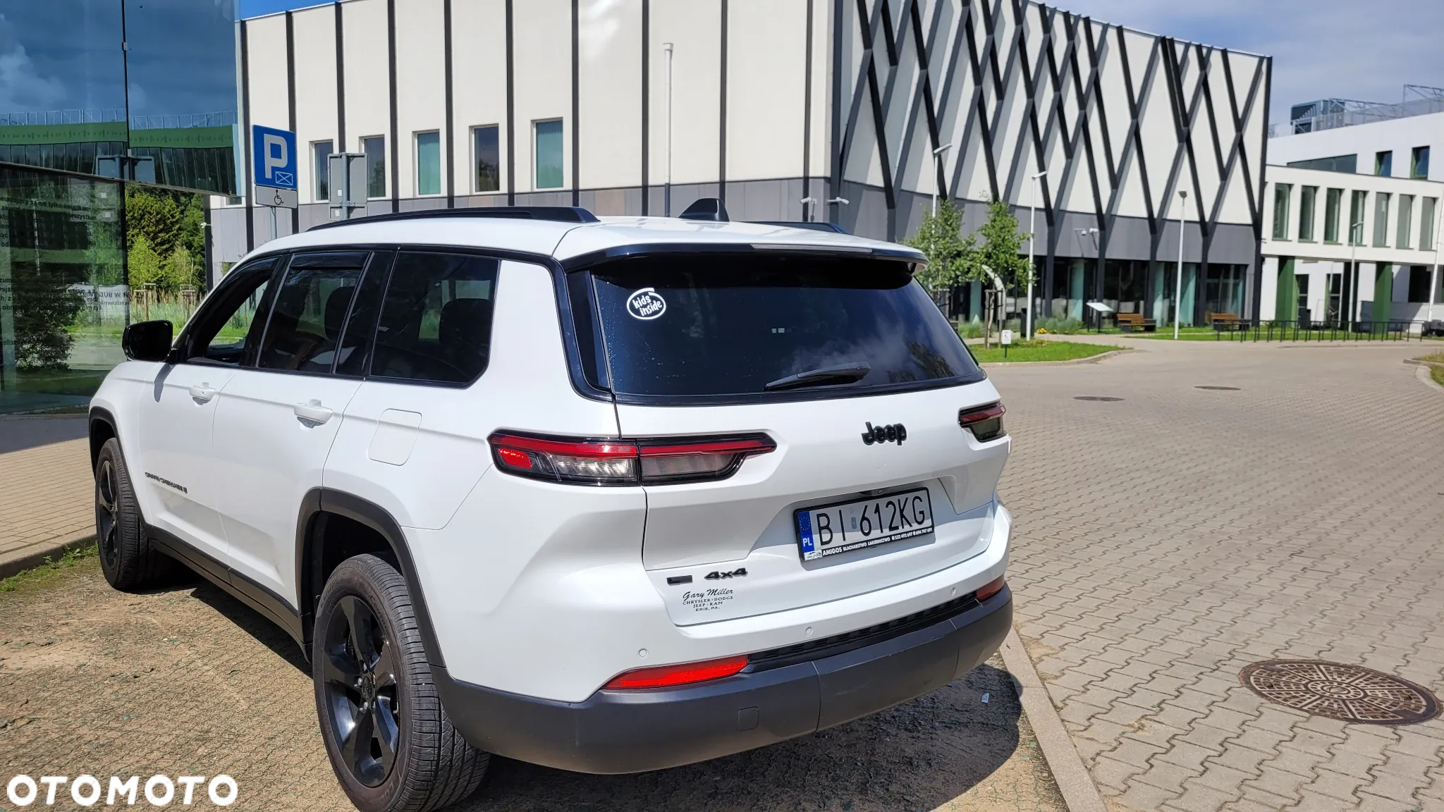Jeep Grand Cherokee - 14