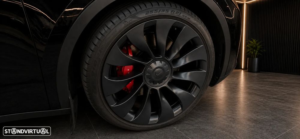 Tesla Model Y Performance Dual Motor AWD - 12