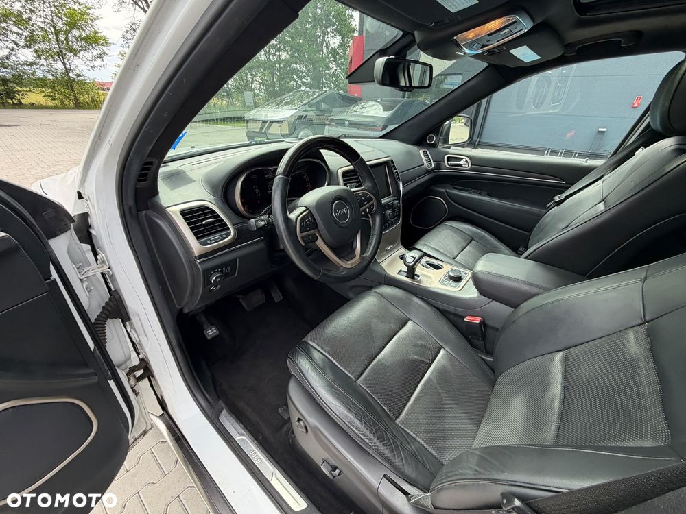 Jeep Grand Cherokee - 26