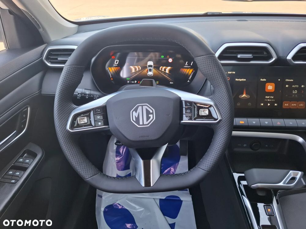 MG ZS Hybrid+ - 13