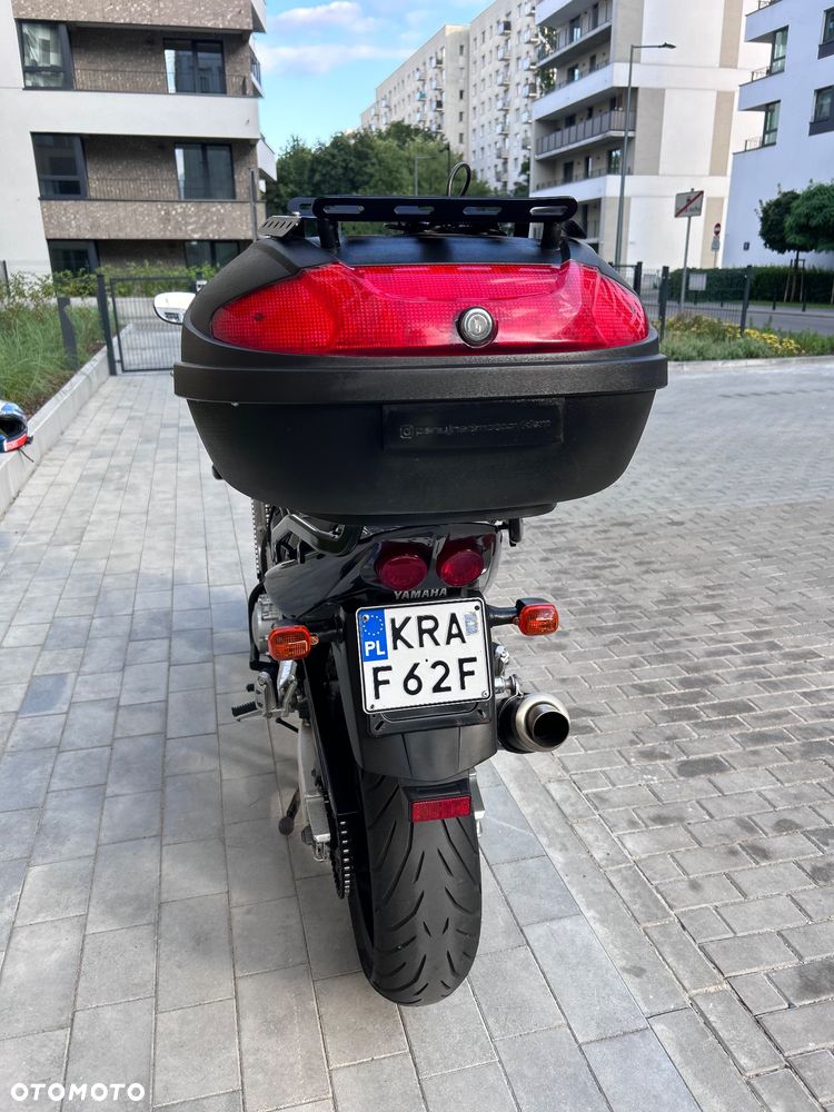 Yamaha FZS - 11