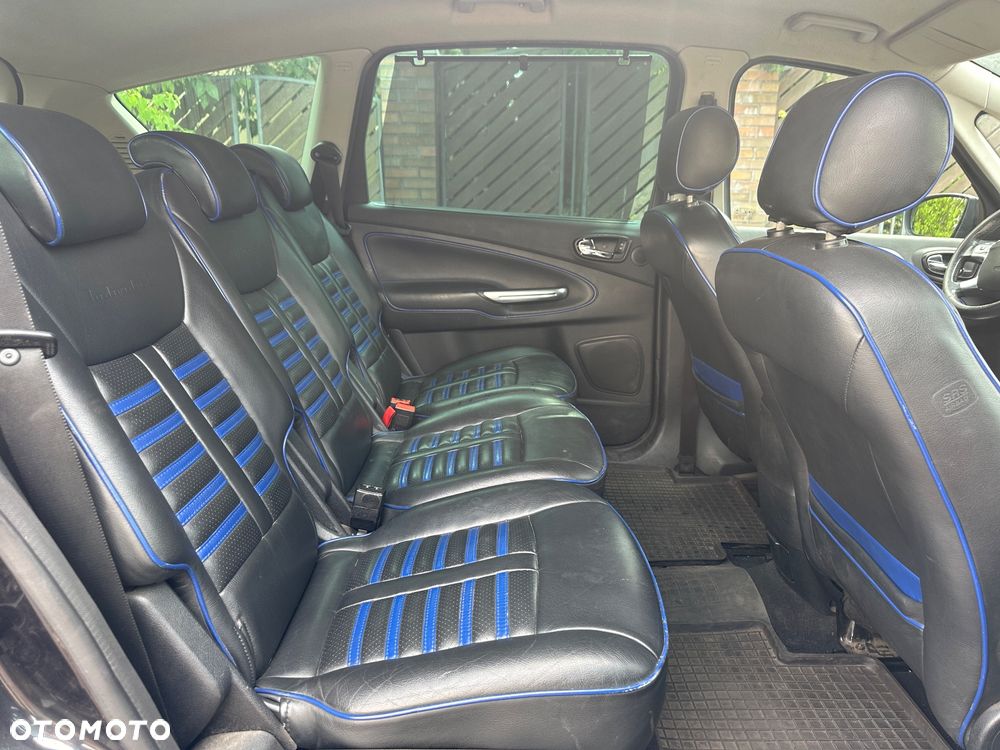 Ford S-Max - 14