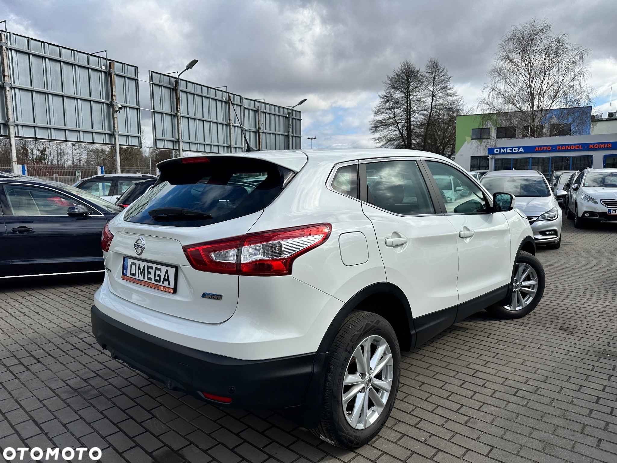 Nissan Qashqai 1.5 dCi DPF acenta - 4