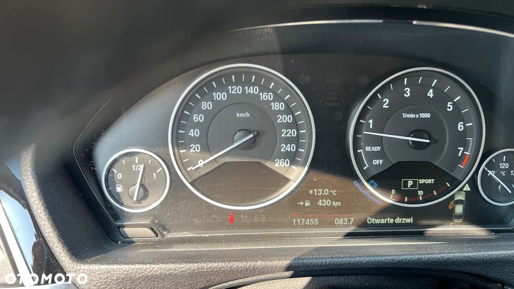 BMW Seria 3 320i xDrive - 9