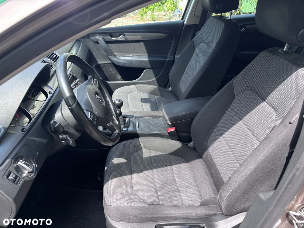 Volkswagen Passat 1.8 TSI Comfortline - 12