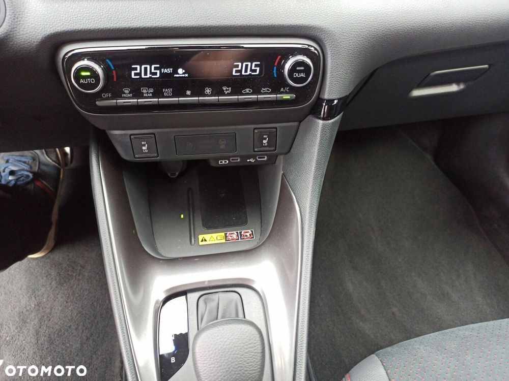 Toyota Yaris - 24