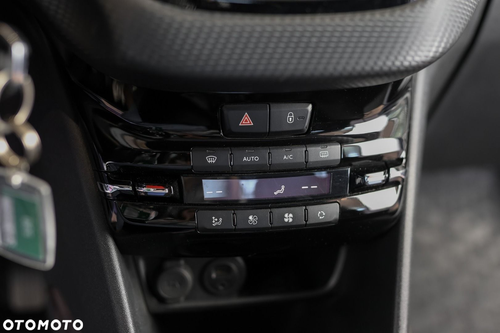 Peugeot 2008 - 12