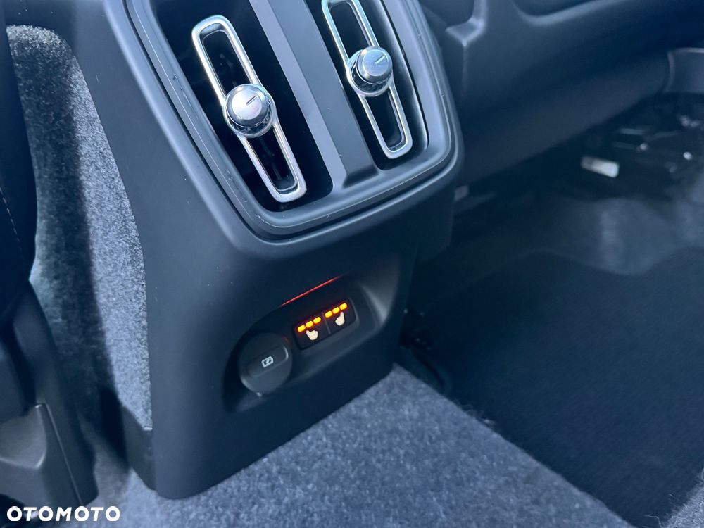 Volvo XC 40 B5 B AWD Ultimate Dark - 20