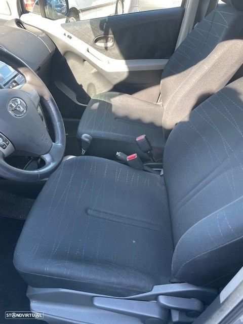 Toyota Yaris 1.4 D-4D Sol High P. MM - 5