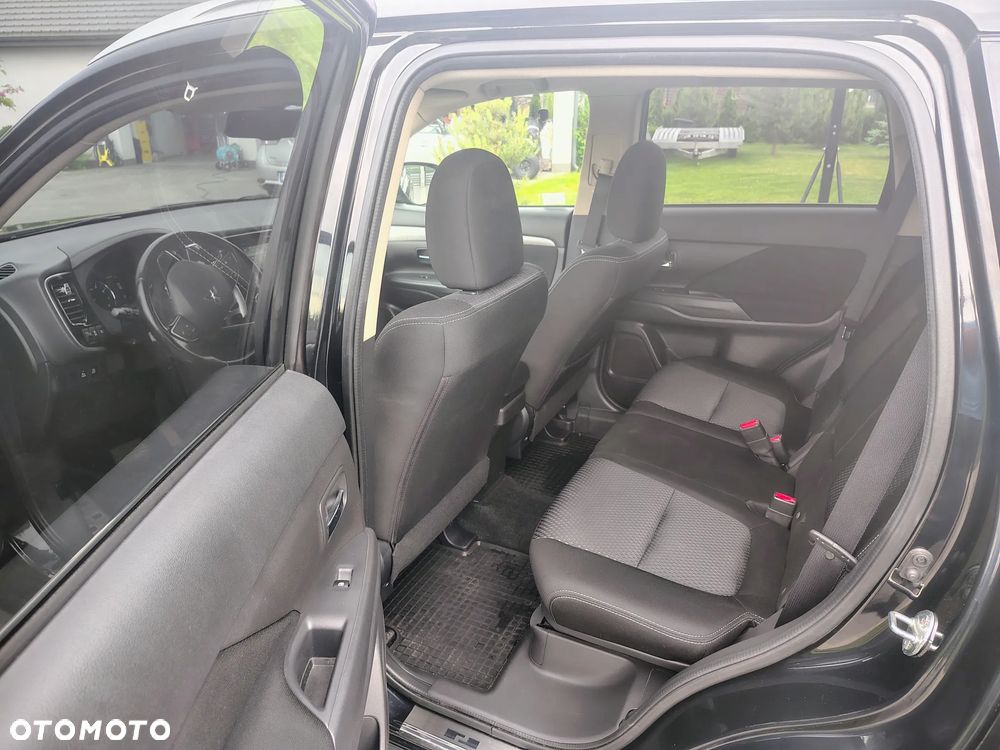 Mitsubishi Outlander 2.0 Intense + 4WD CVT - 14