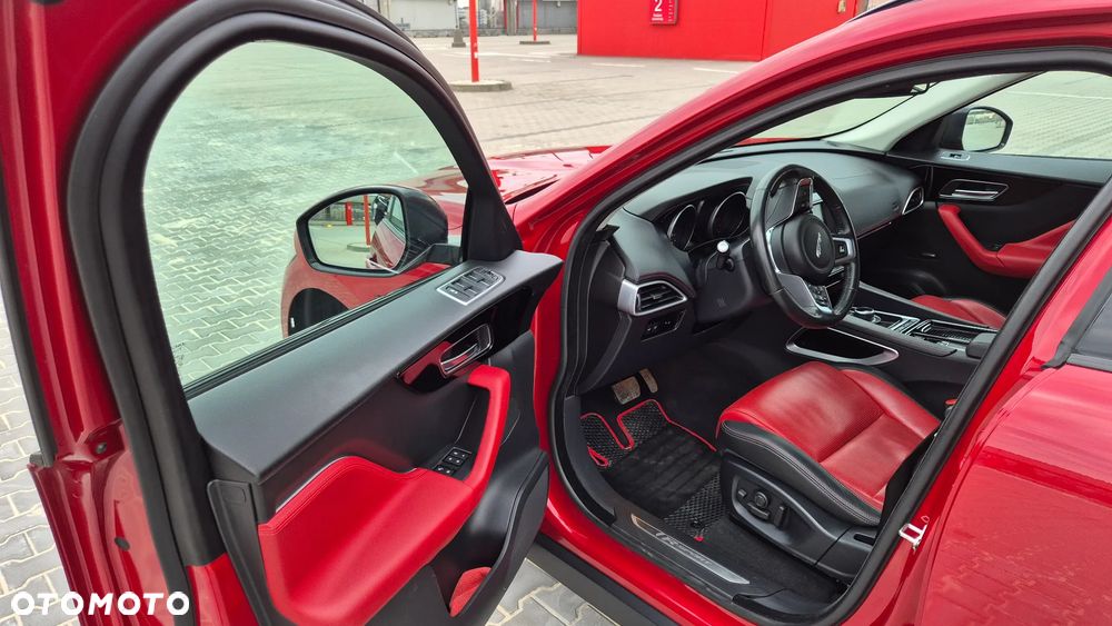 Jaguar F-Pace 30d AWD R-Sport - 11