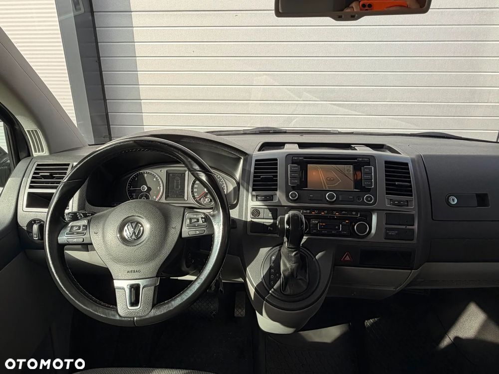 Volkswagen Caravelle - 7