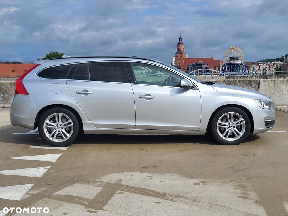 Volvo V60 D4 Geartronic Momentum - 5