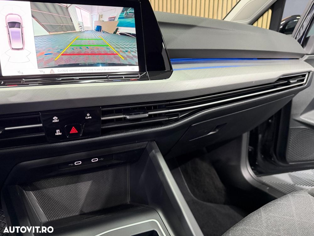 Volkswagen Golf 1.0 eTSI DSG MHEV Life - 17