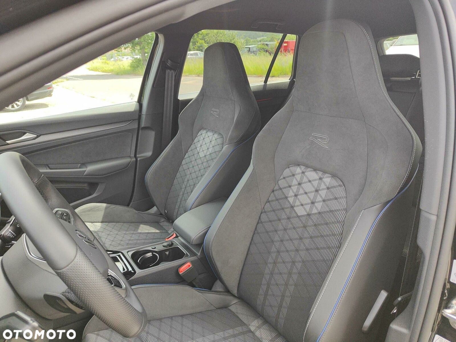 Volkswagen Golf VIII 1.5 eTSI mHEV R-Line Plus DSG - 15