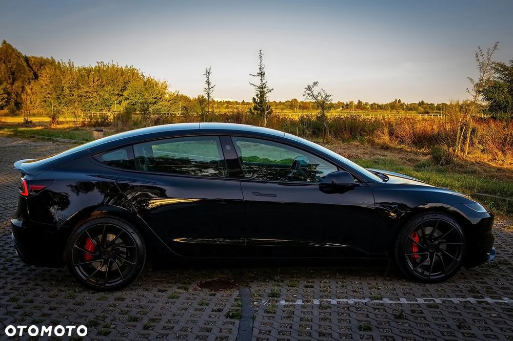 Tesla Model 3 - 6