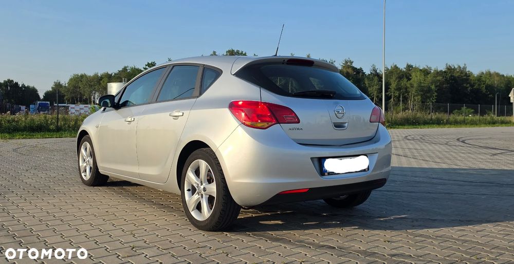 Opel Astra 1.6 Essentia - 6