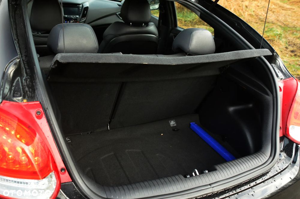 Hyundai Veloster - 23