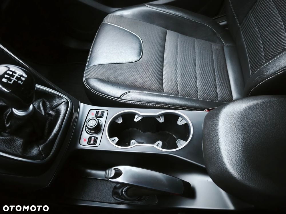 Ford Kuga 2.0 TDCi 4x4 Individual - 36