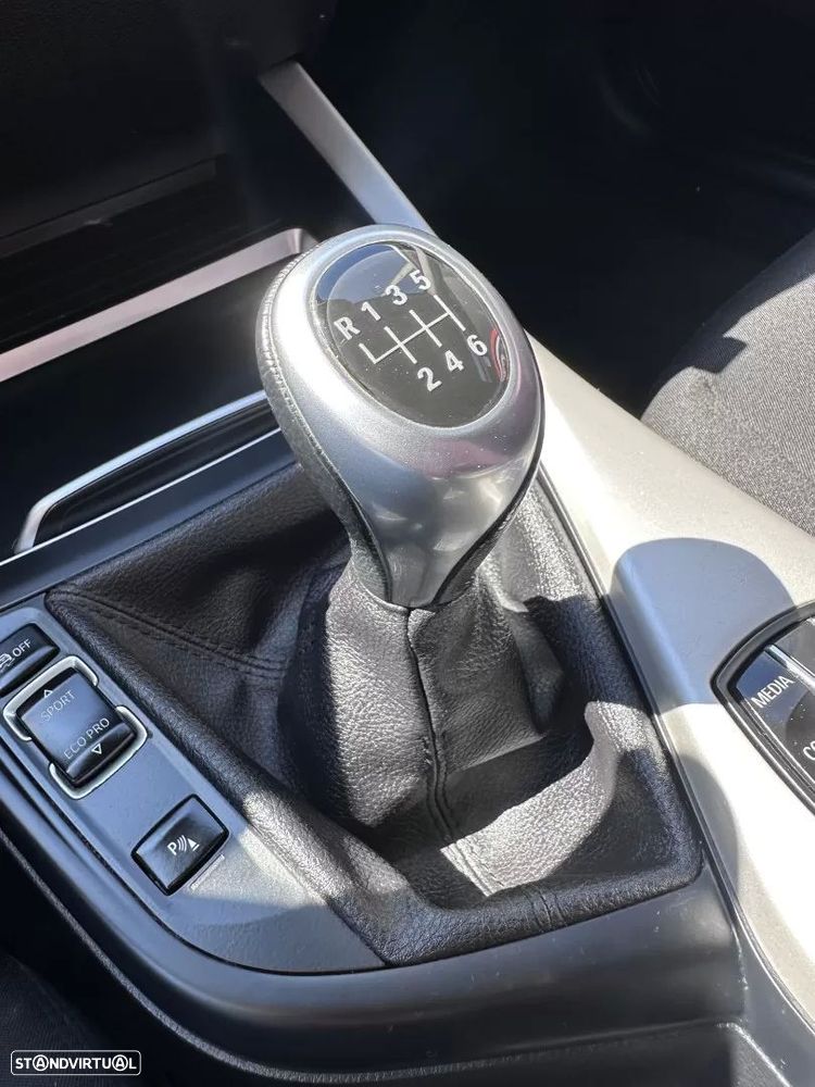 BMW 116 d Sport Line - 26