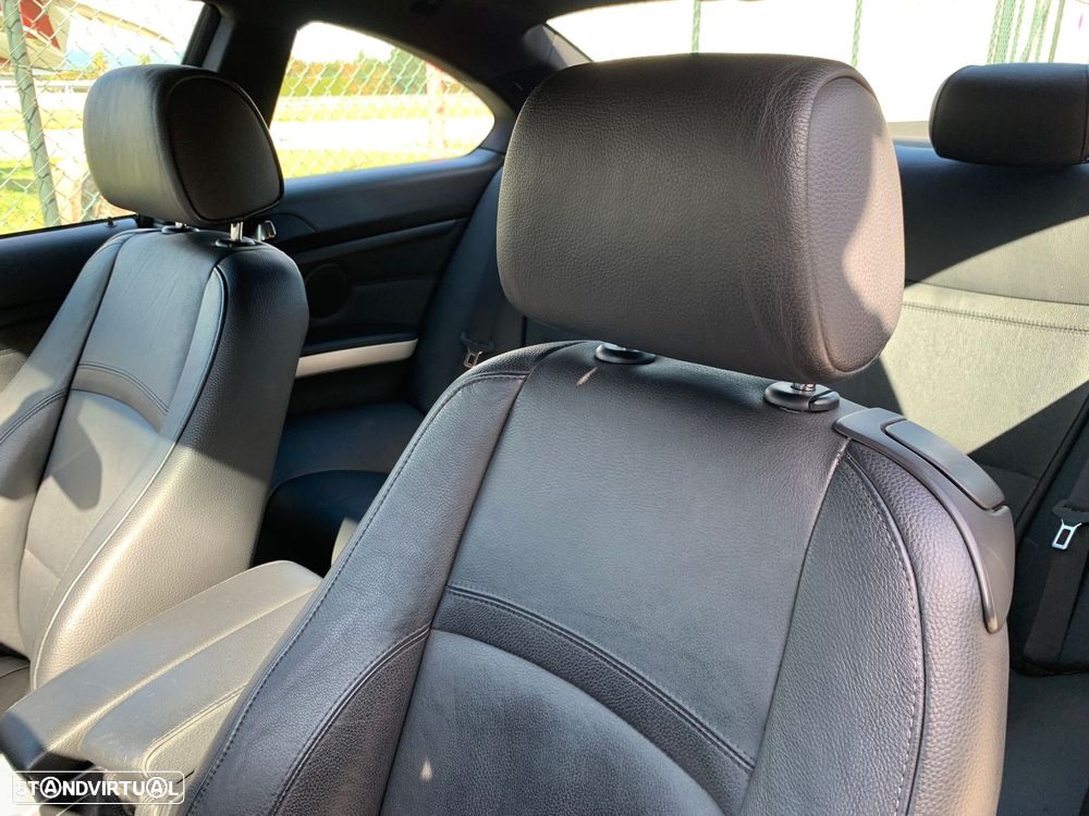 BMW 320 d Coupe Edição M - 12